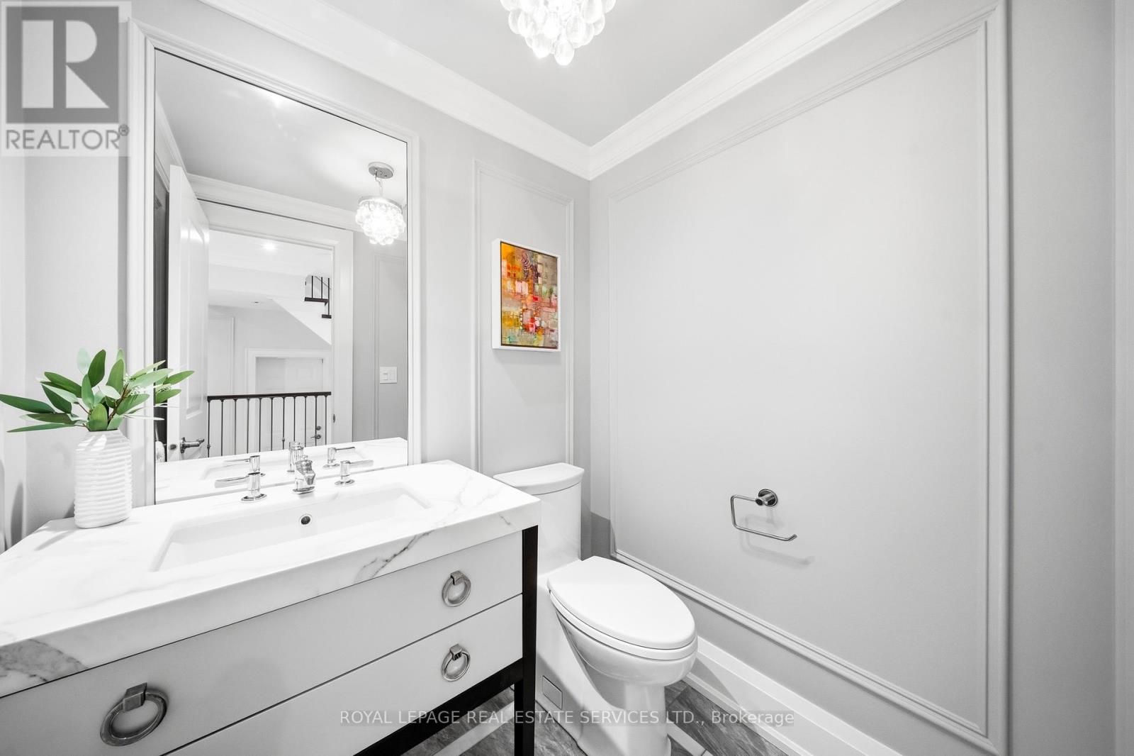 82 Dunedin Drive, Toronto, Ontario  M8X 2K5 - Photo 21 - W12821714