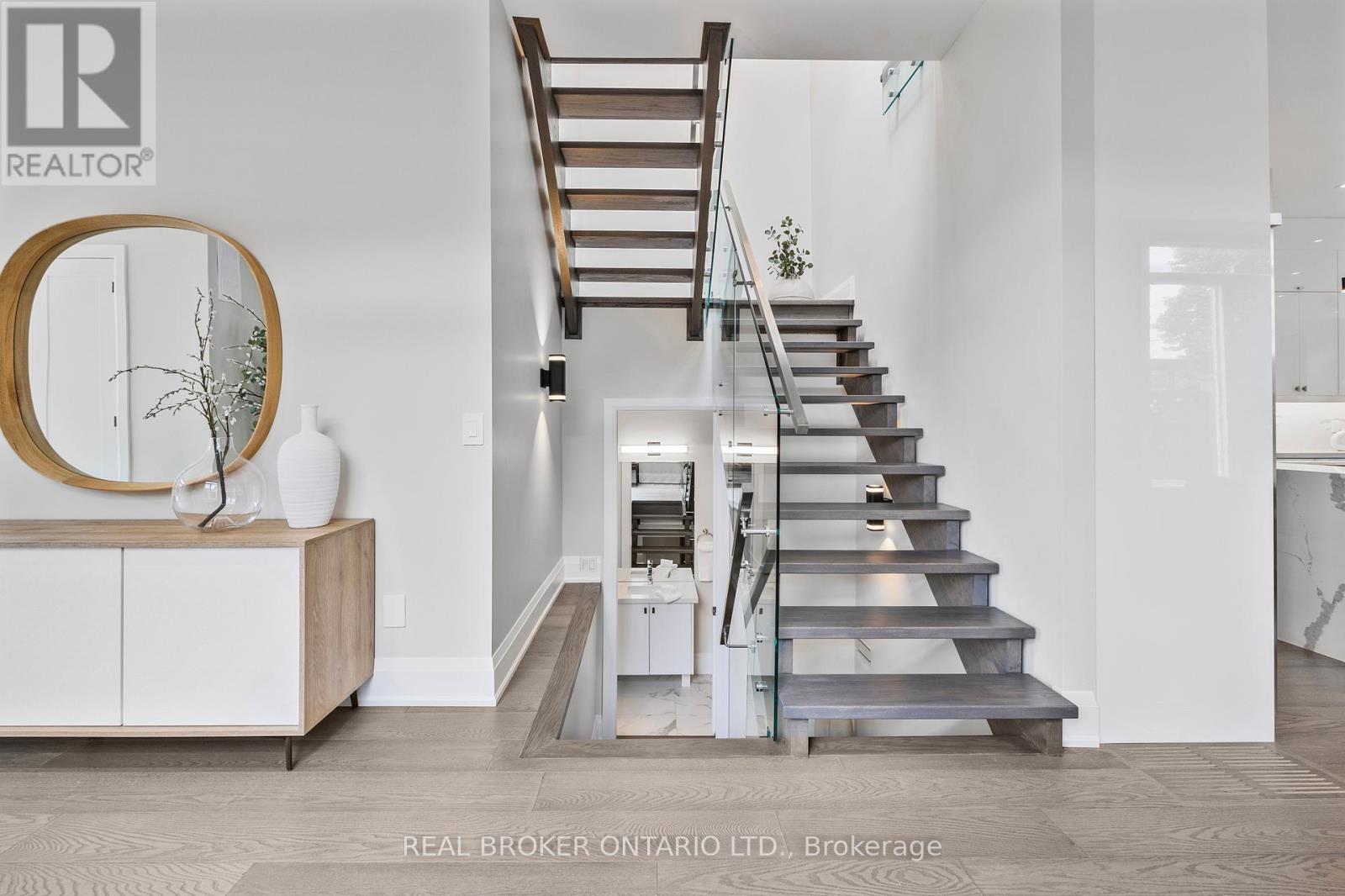 9a Maple Avenue N, Mississauga, Ontario  L5H 2R9 - Photo 16 - W12821722