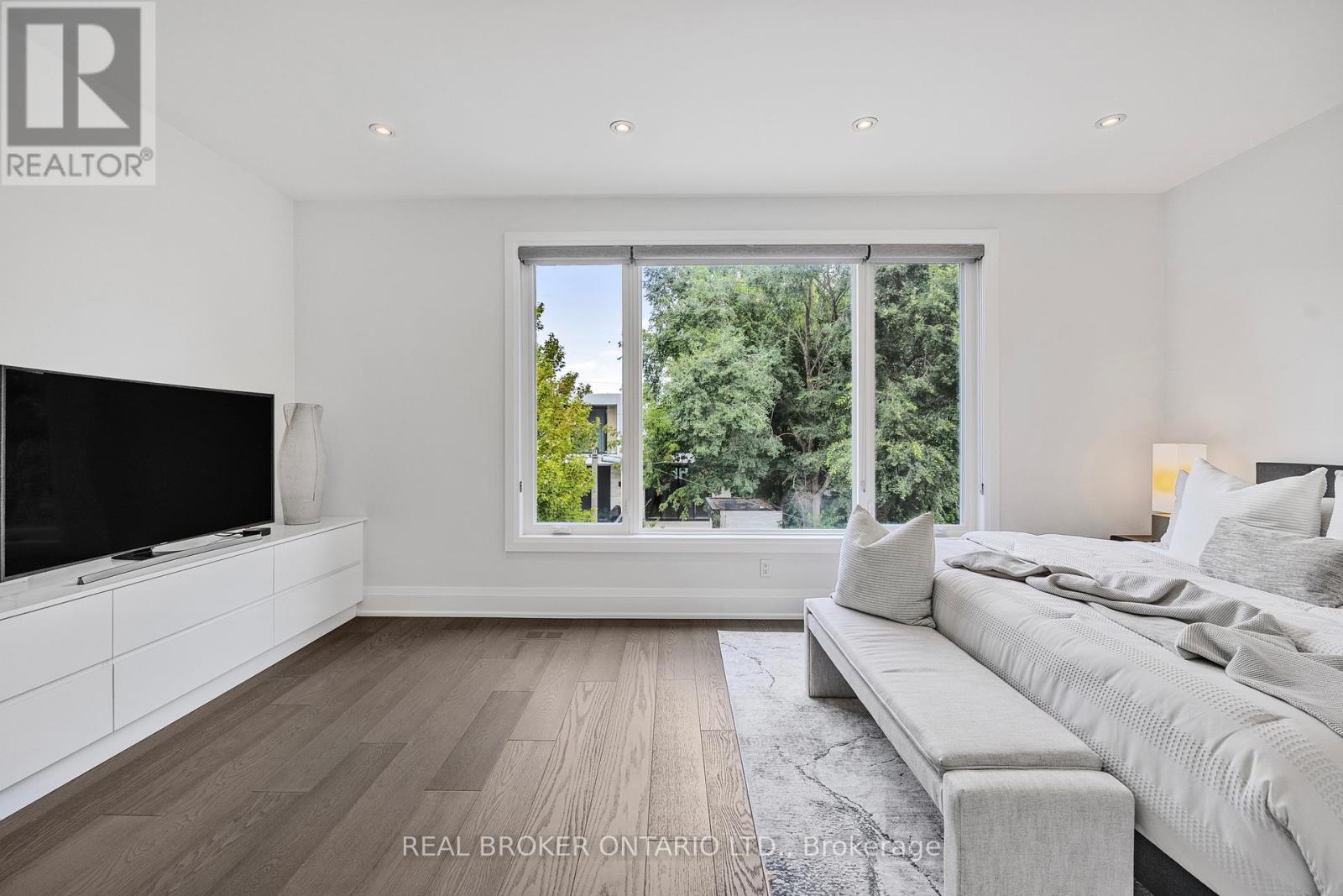 9a Maple Avenue N, Mississauga, Ontario  L5H 2R9 - Photo 19 - W12821722