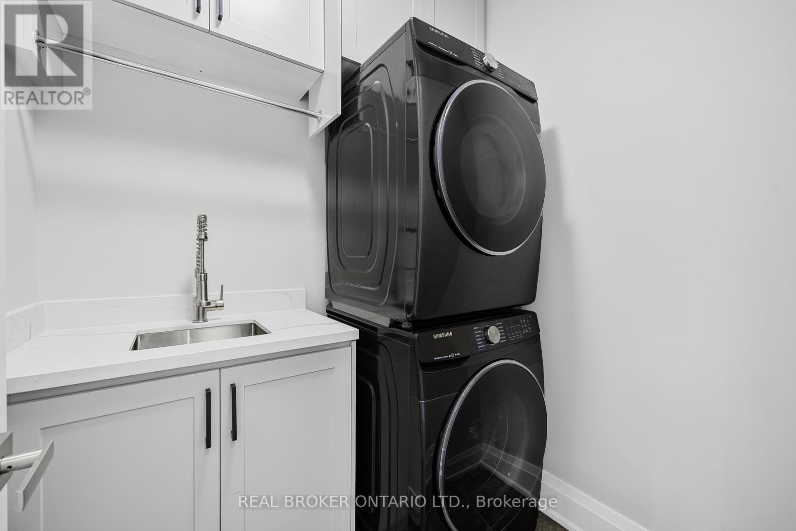 9a Maple Avenue N, Mississauga, Ontario  L5H 2R9 - Photo 25 - W12821722