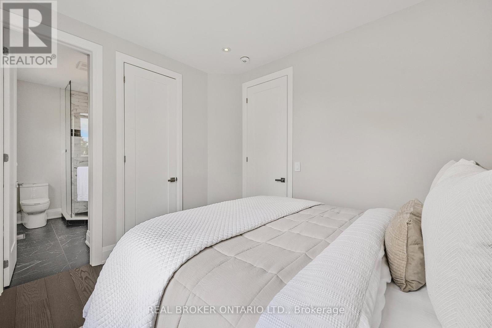 9a Maple Avenue N, Mississauga, Ontario  L5H 2R9 - Photo 27 - W12821722