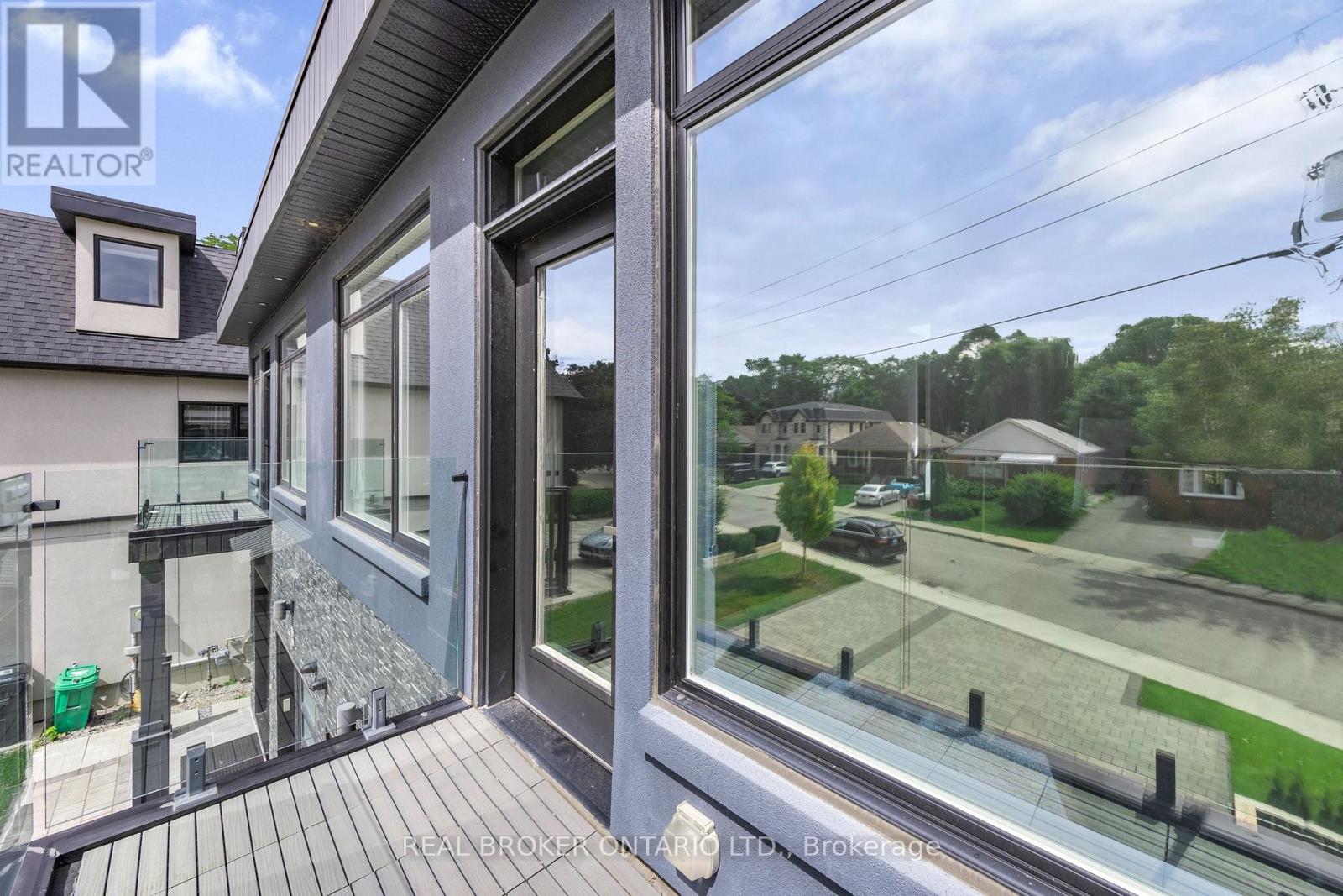 9a Maple Avenue N, Mississauga, Ontario  L5H 2R9 - Photo 32 - W12821722