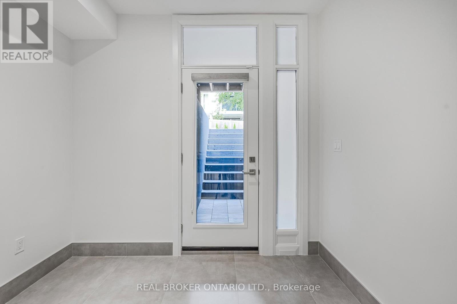 9a Maple Avenue N, Mississauga, Ontario  L5H 2R9 - Photo 40 - W12821722