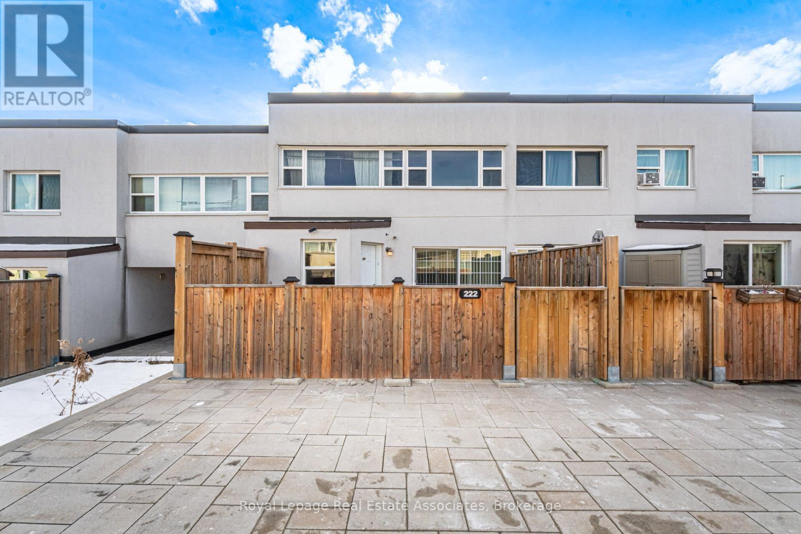 222 - 1055 Dundas Street E, Mississauga, Ontario  L4Y 3X6 - Photo 3 - W12821726