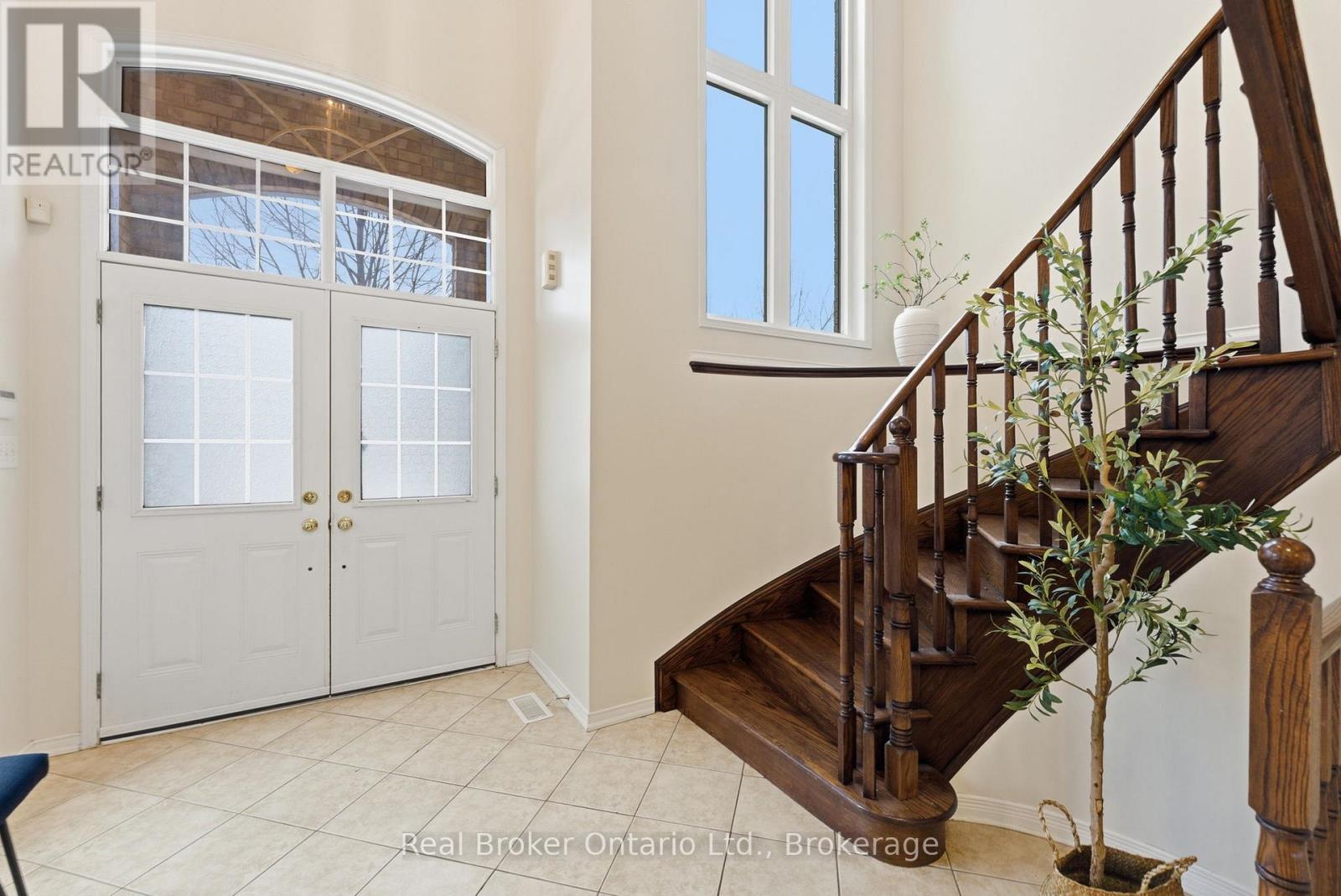 4637 Ashlar Crescent, Burlington, Ontario  L7M 0J2 - Photo 3 - W12821744