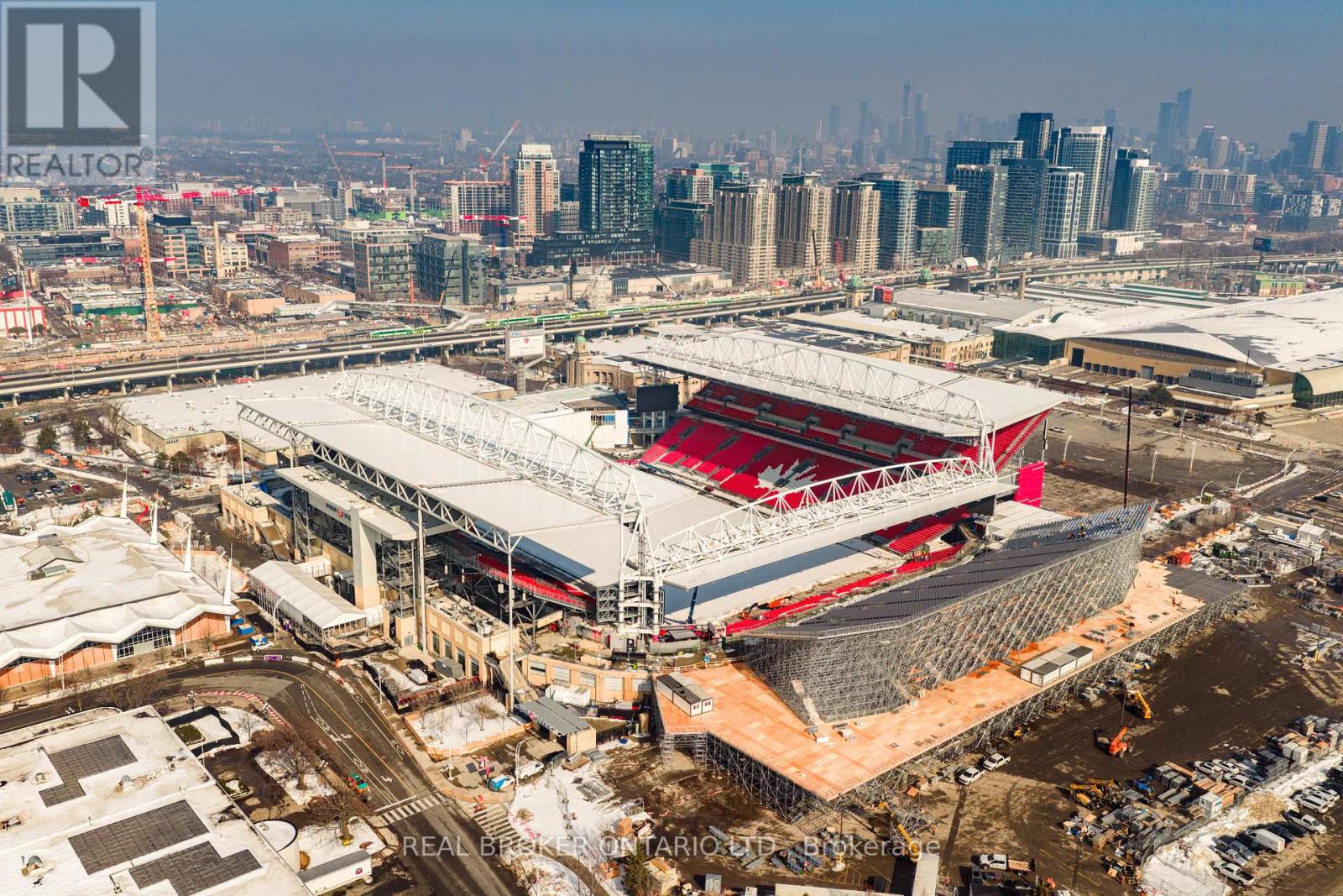 8 Springhurst Avenue, Toronto, Ontario  M6K 1A9 - Photo 42 - W12818738