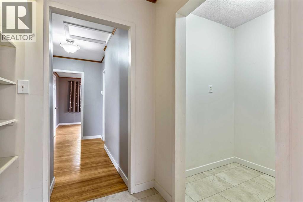 30 Crescent Road E, Okotoks, Alberta  T1S 1G4 - Photo 14 - A2271455