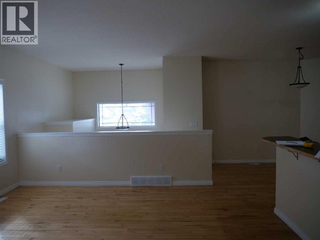 742 Carriage Lane Drive, Carstairs, Alberta  T0M 0N0 - Photo 11 - A2264849