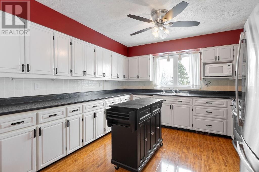 162 15th Sideroad E, Tehkummah, Ontario  P0P 2C0 - Photo 3 - 2126200