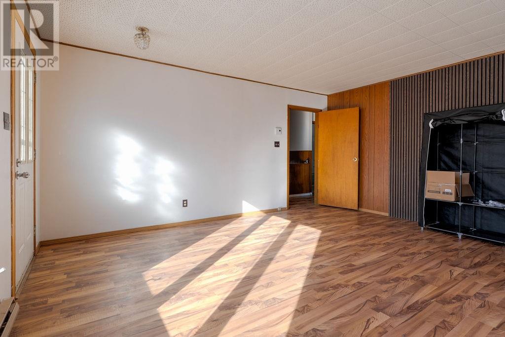 1990 Kenwood, Greater Sudbury, Ontario  P3B 1Z9 - Photo 4 - 2126528