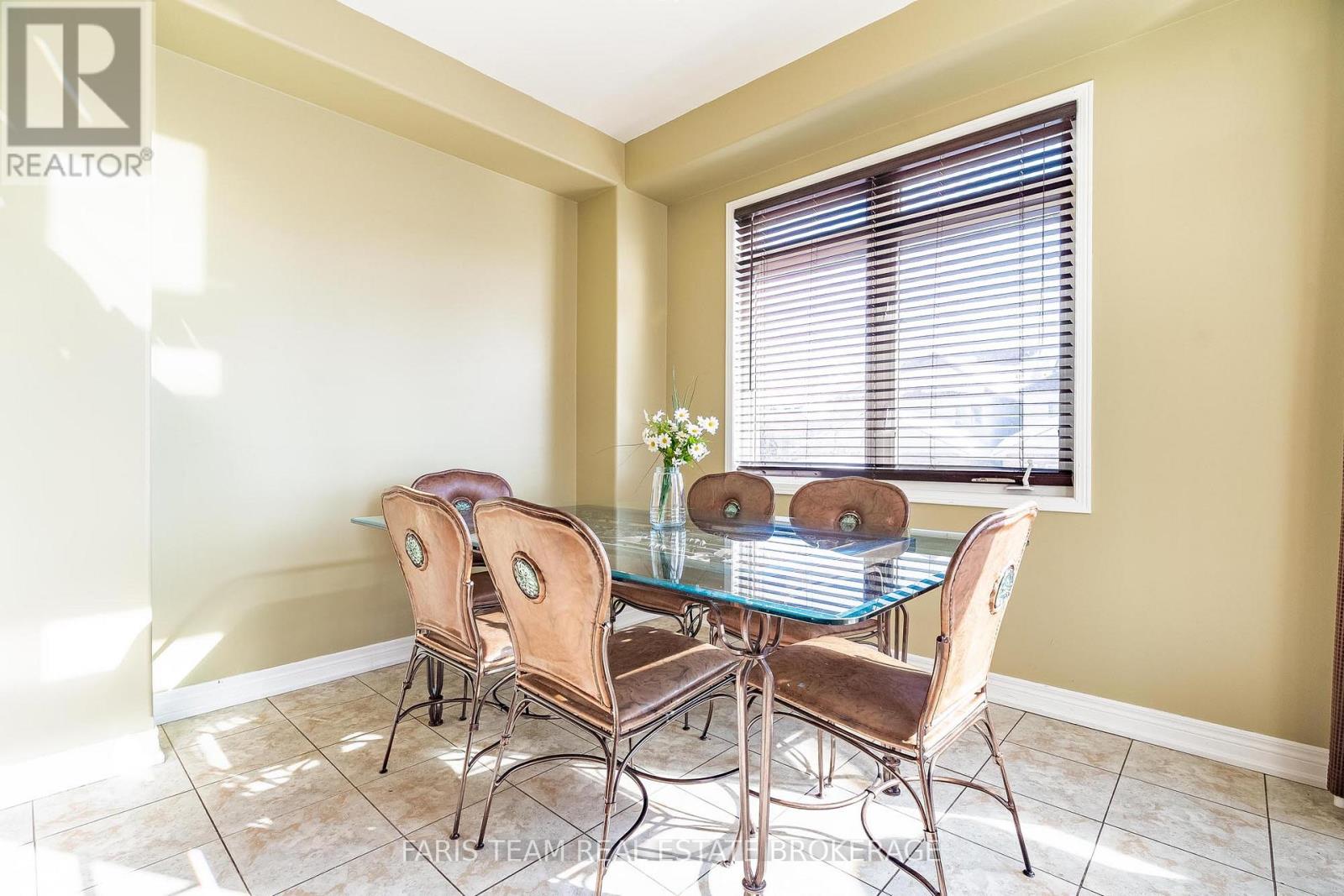 1845 Lamstone Street, Innisfil, Ontario  L9S 4Z8 - Photo 10 - N12821762