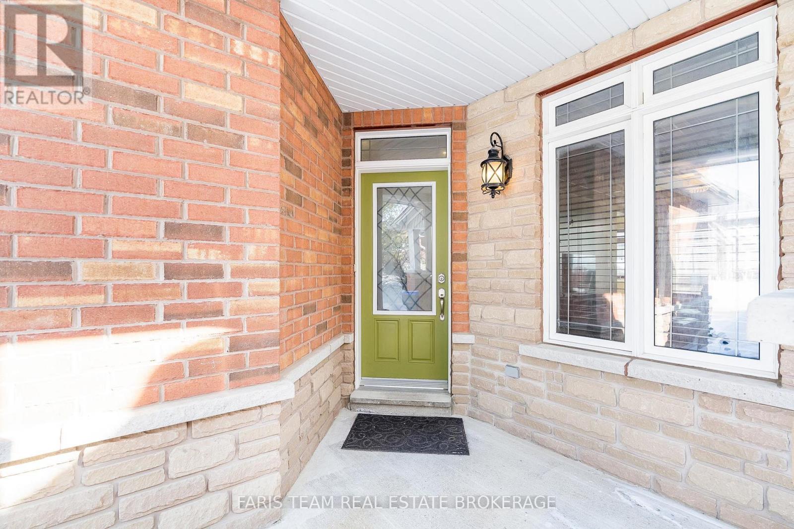 1845 Lamstone Street, Innisfil, Ontario  L9S 4Z8 - Photo 4 - N12821762