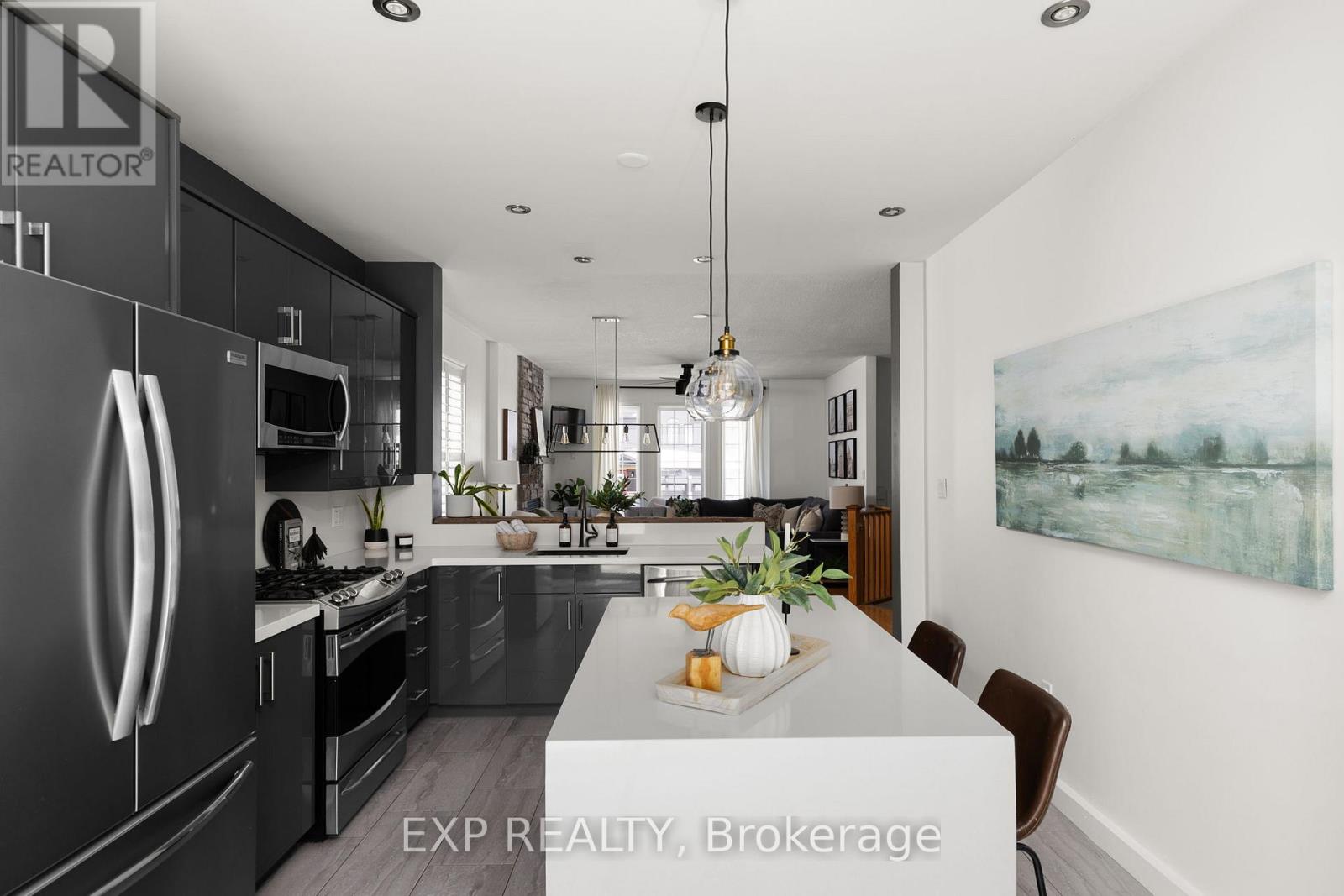 31 Tanglewood Crescent, Oro-Medonte, Ontario  L0L 2L0 - Photo 4 - S12821766