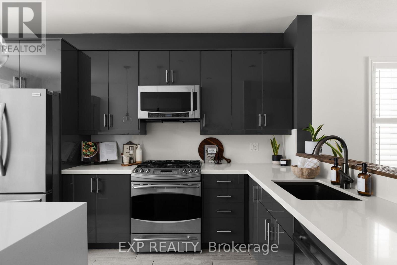 31 Tanglewood Crescent, Oro-Medonte, Ontario  L0L 2L0 - Photo 6 - S12821766