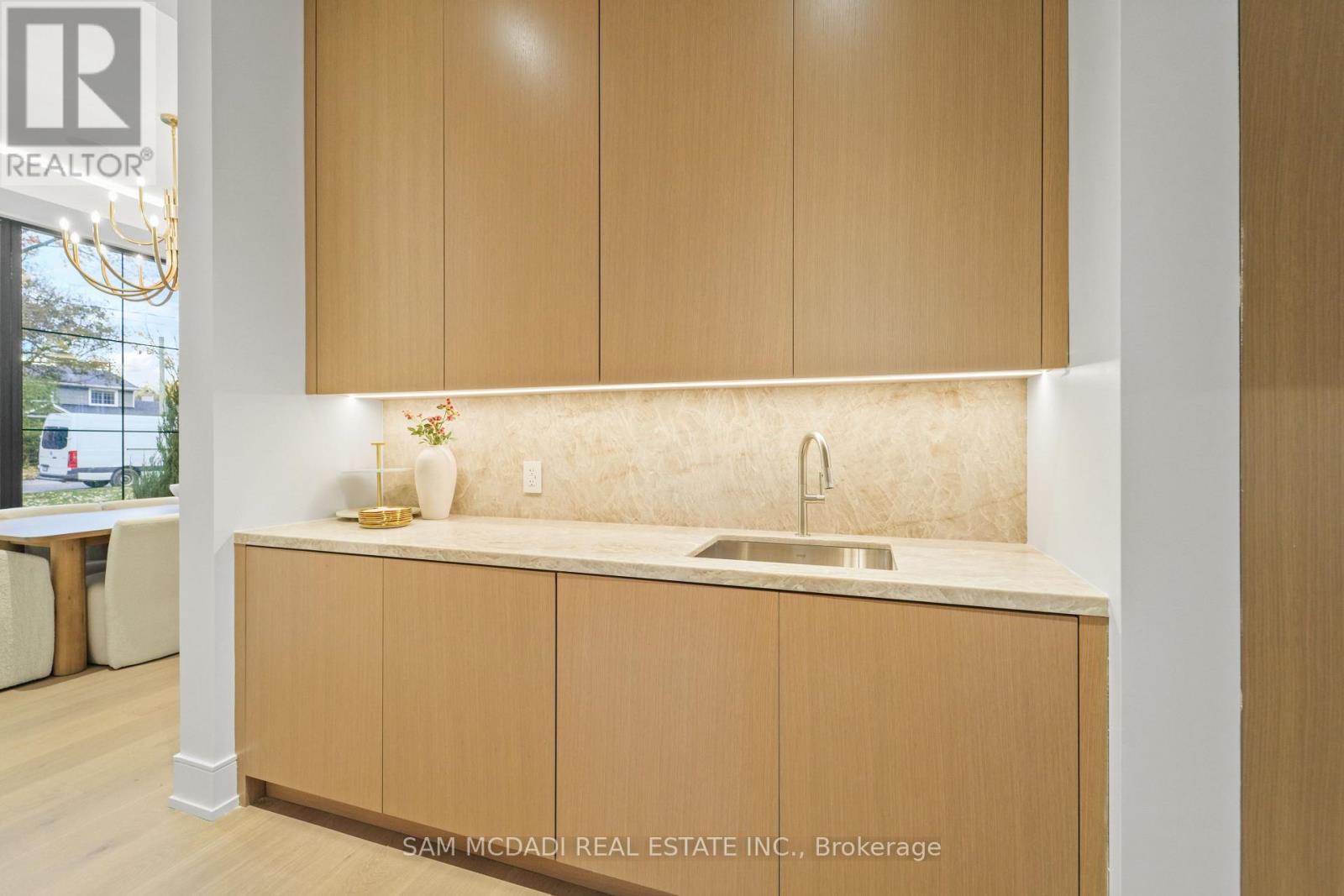 152 Third Line, Oakville, Ontario  L6L 3Z8 - Photo 12 - W12821740