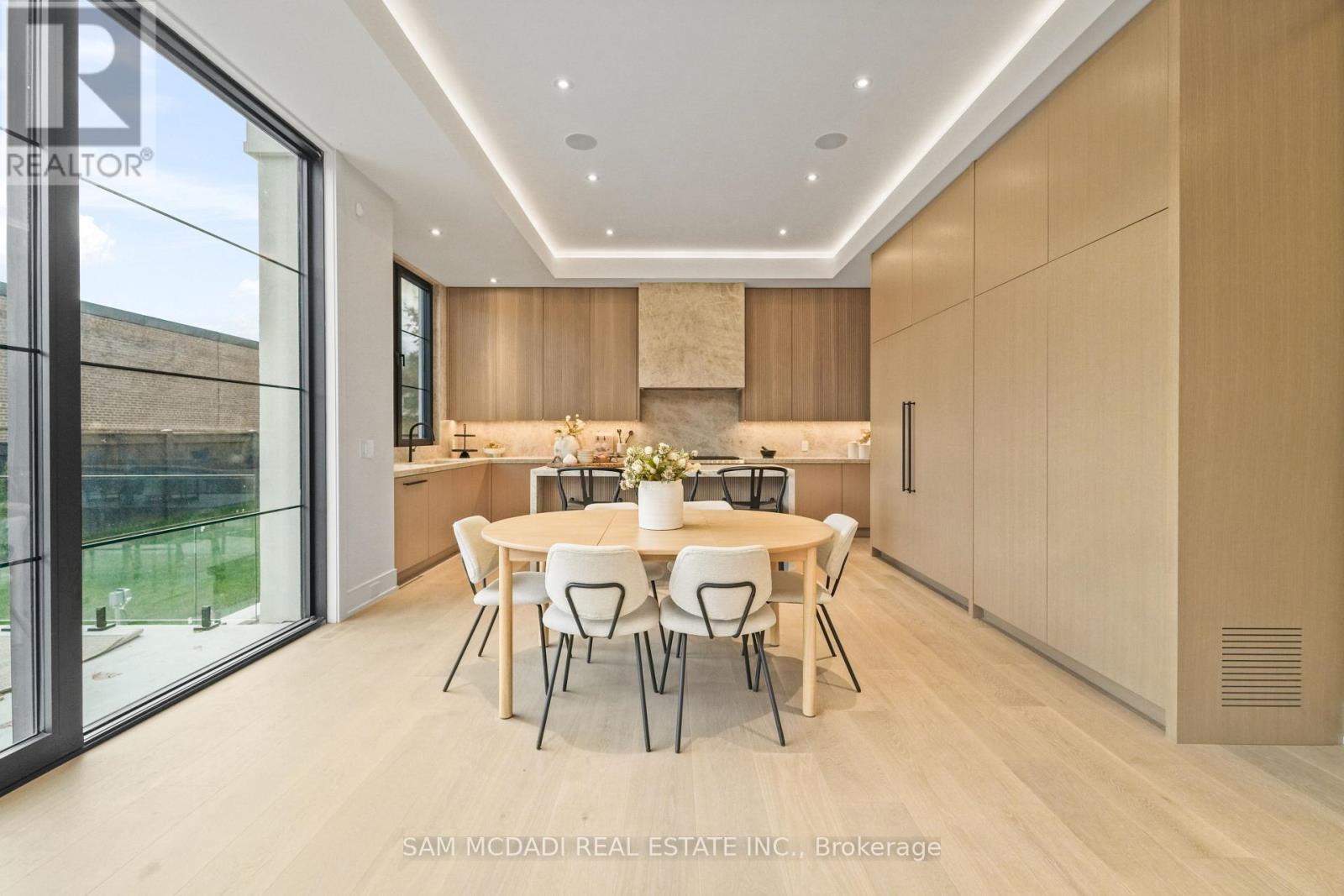 152 Third Line, Oakville, Ontario  L6L 3Z8 - Photo 8 - W12821740