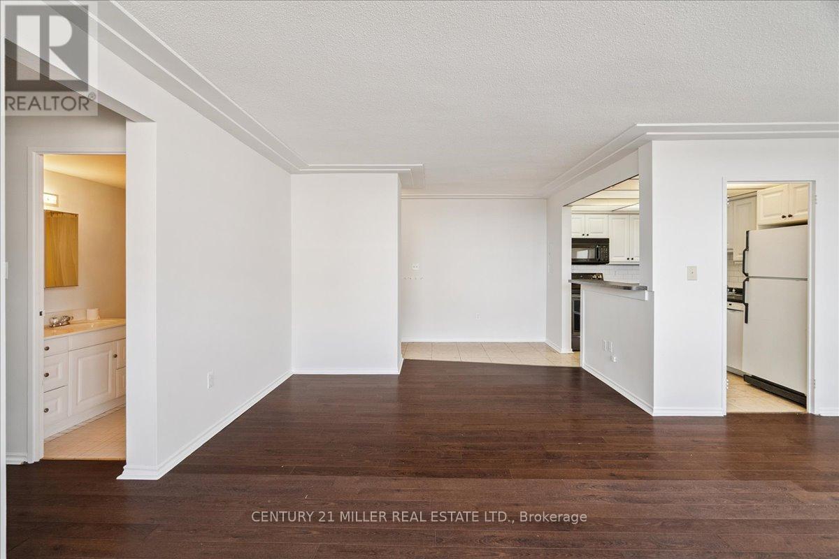 605 - 2263 Marine Drive, Oakville, Ontario  L6L 5K1 - Photo 13 - W12821754