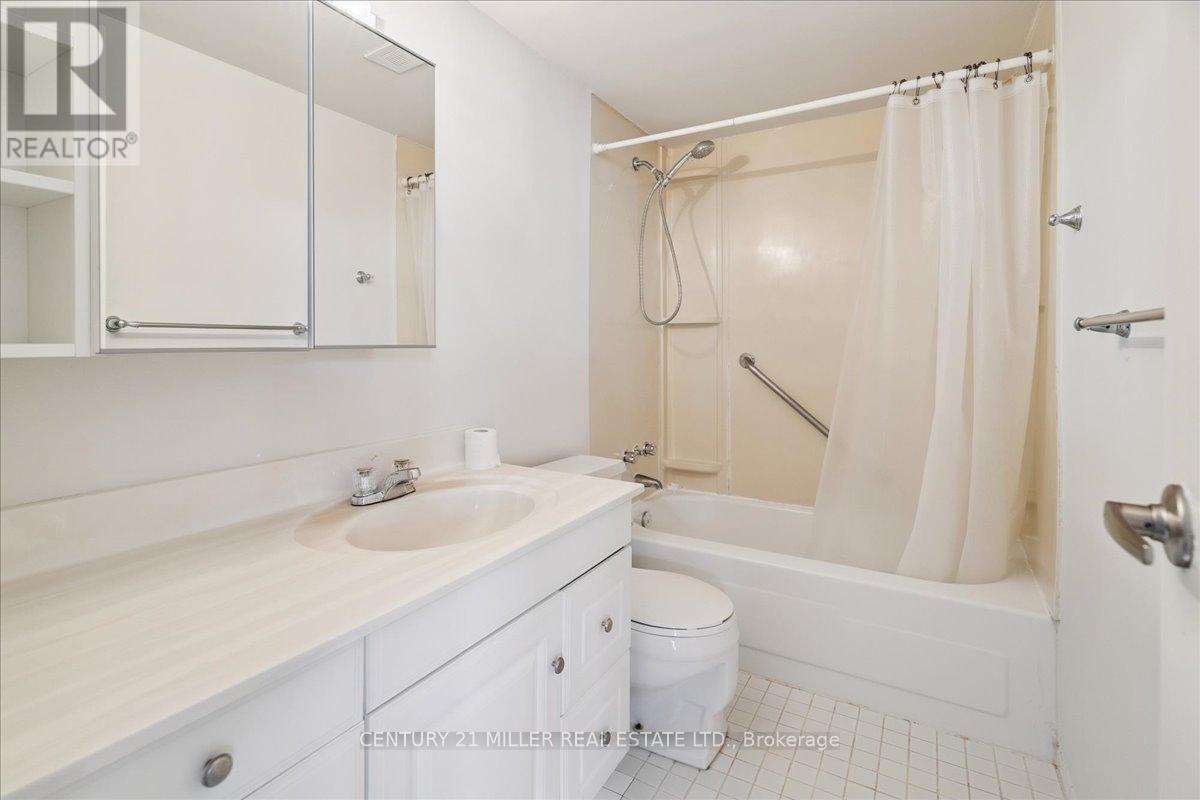 605 - 2263 Marine Drive, Oakville, Ontario  L6L 5K1 - Photo 16 - W12821754