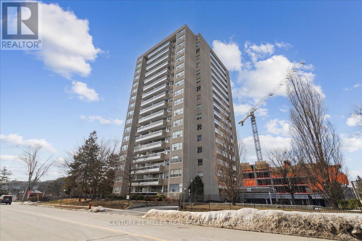605 - 2263 Marine Drive, Oakville, Ontario  L6L 5K1 - Photo 2 - W12821754