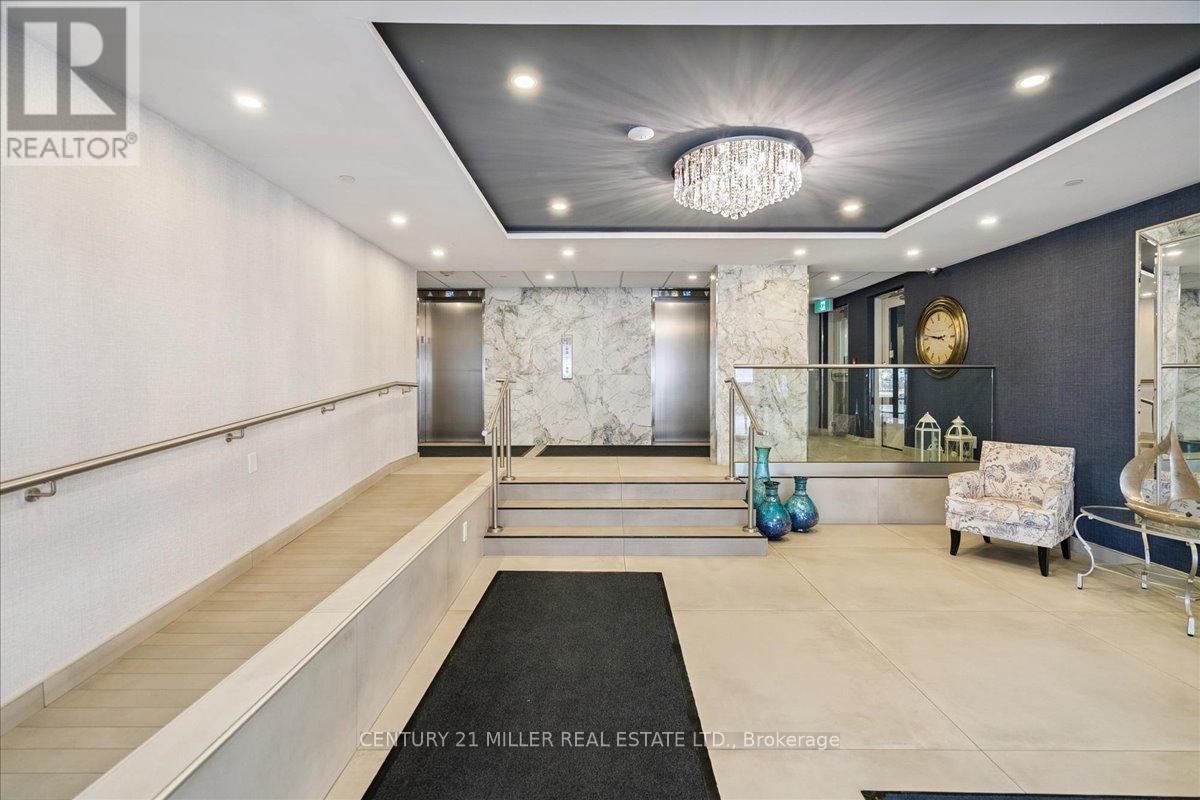 605 - 2263 Marine Drive, Oakville, Ontario  L6L 5K1 - Photo 3 - W12821754