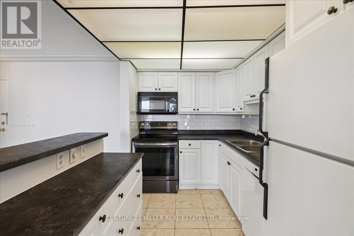 605 - 2263 Marine Drive, Oakville, Ontario  L6L 5K1 - Photo 6 - W12821754