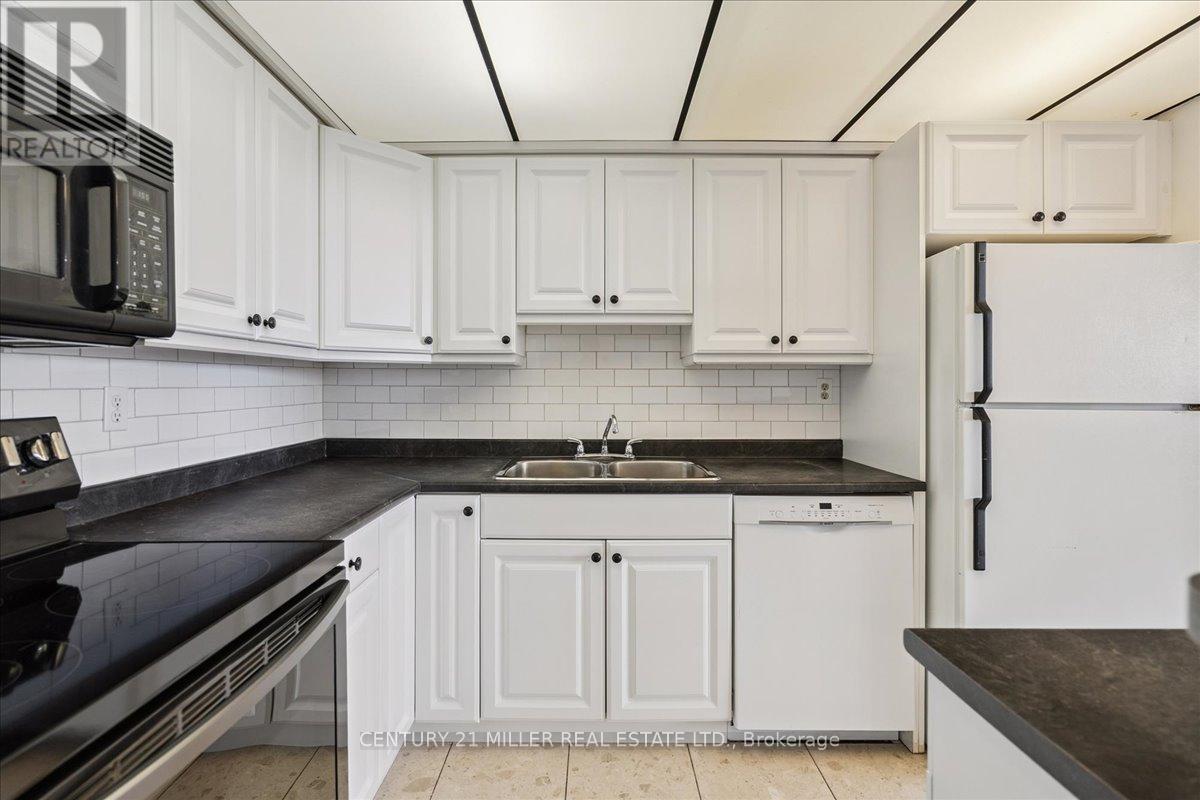 605 - 2263 Marine Drive, Oakville, Ontario  L6L 5K1 - Photo 7 - W12821754