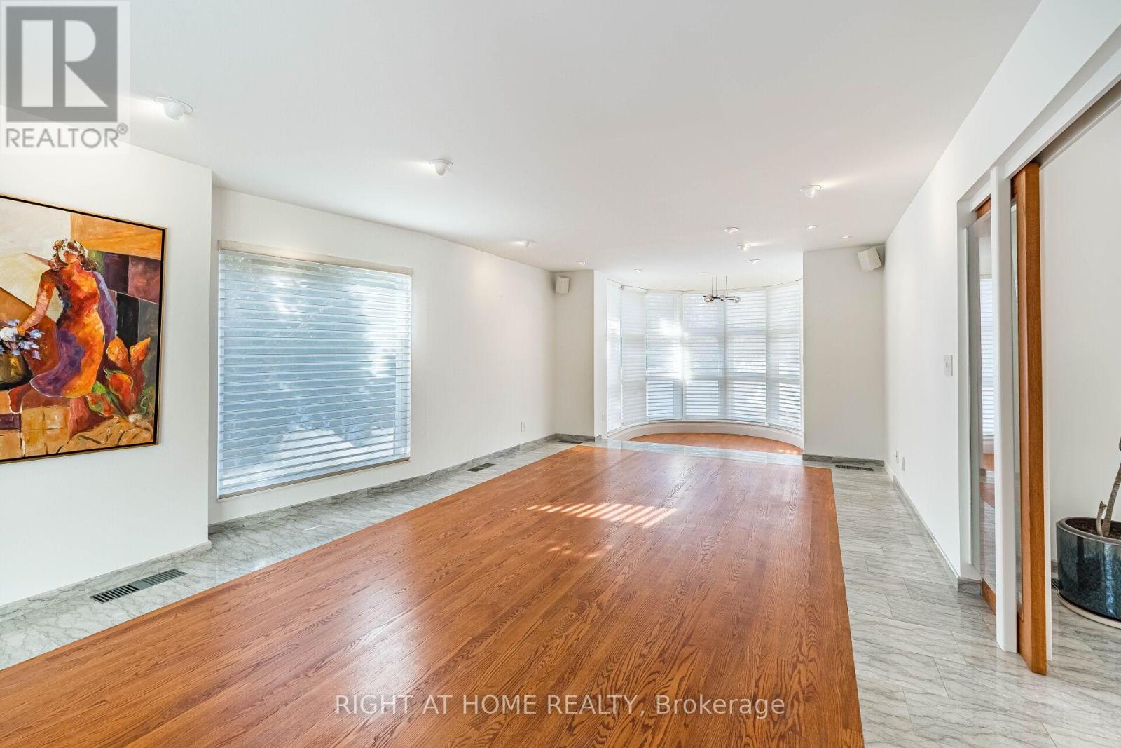 1 Friars Lane, Toronto, Ontario  M9A 1T6 - Photo 13 - W12821764