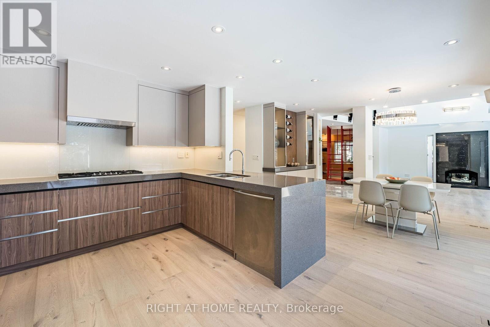 1 Friars Lane, Toronto, Ontario  M9A 1T6 - Photo 15 - W12821764