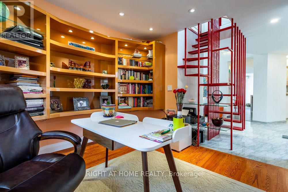 1 Friars Lane, Toronto, Ontario  M9A 1T6 - Photo 37 - W12821764