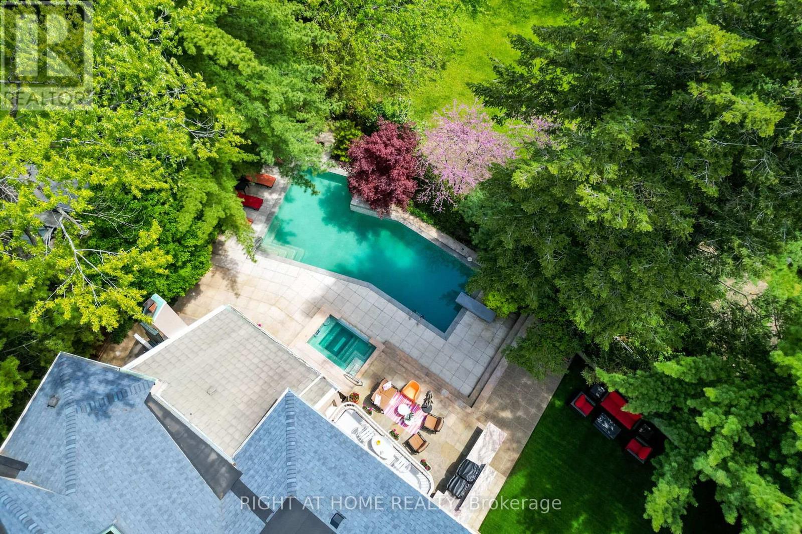 1 Friars Lane, Toronto, Ontario  M9A 1T6 - Photo 48 - W12821764