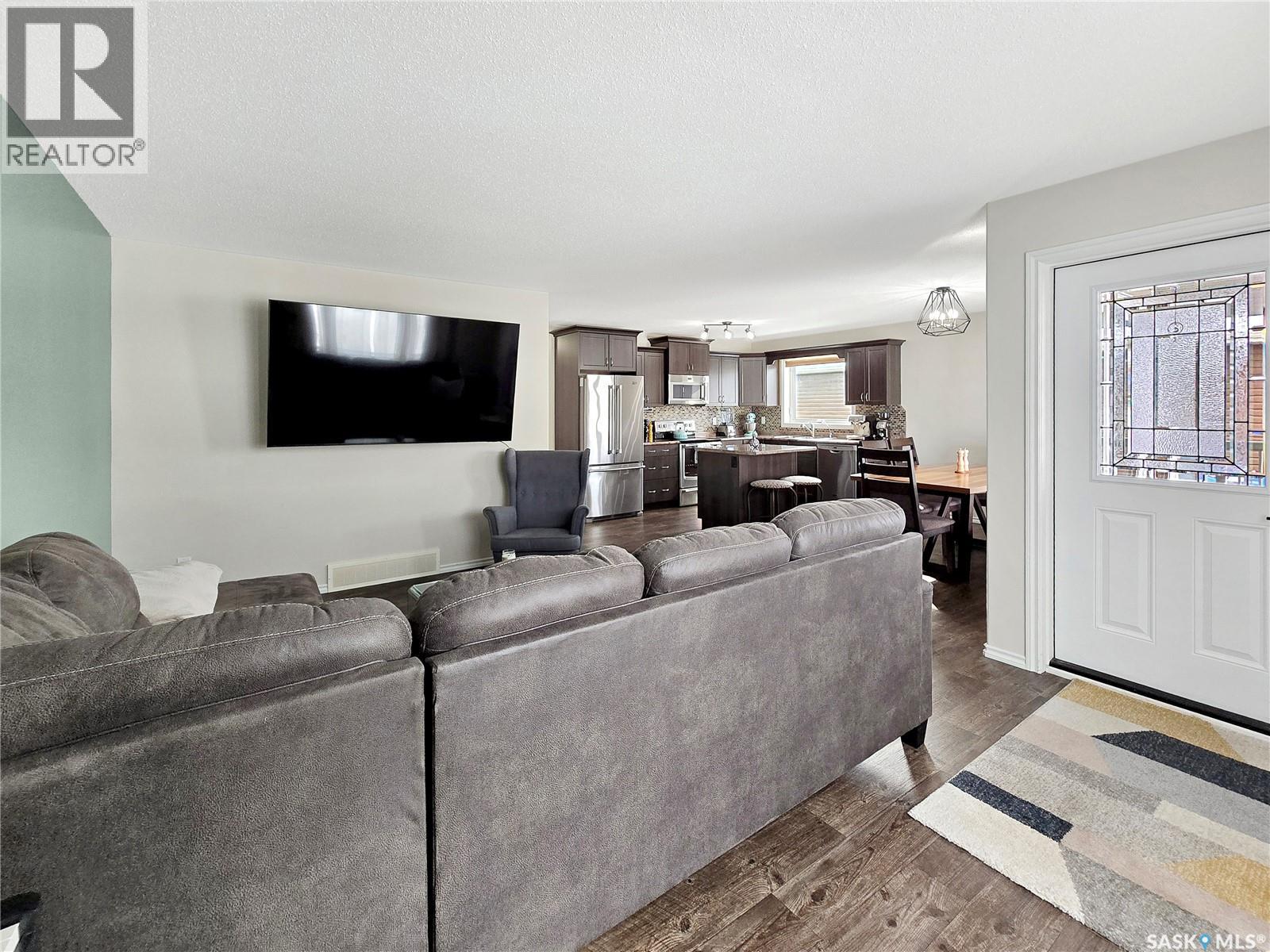 2 Cj Houston Place, Yorkton, Saskatchewan  S3N 4J3 - Photo 4 - SK029121