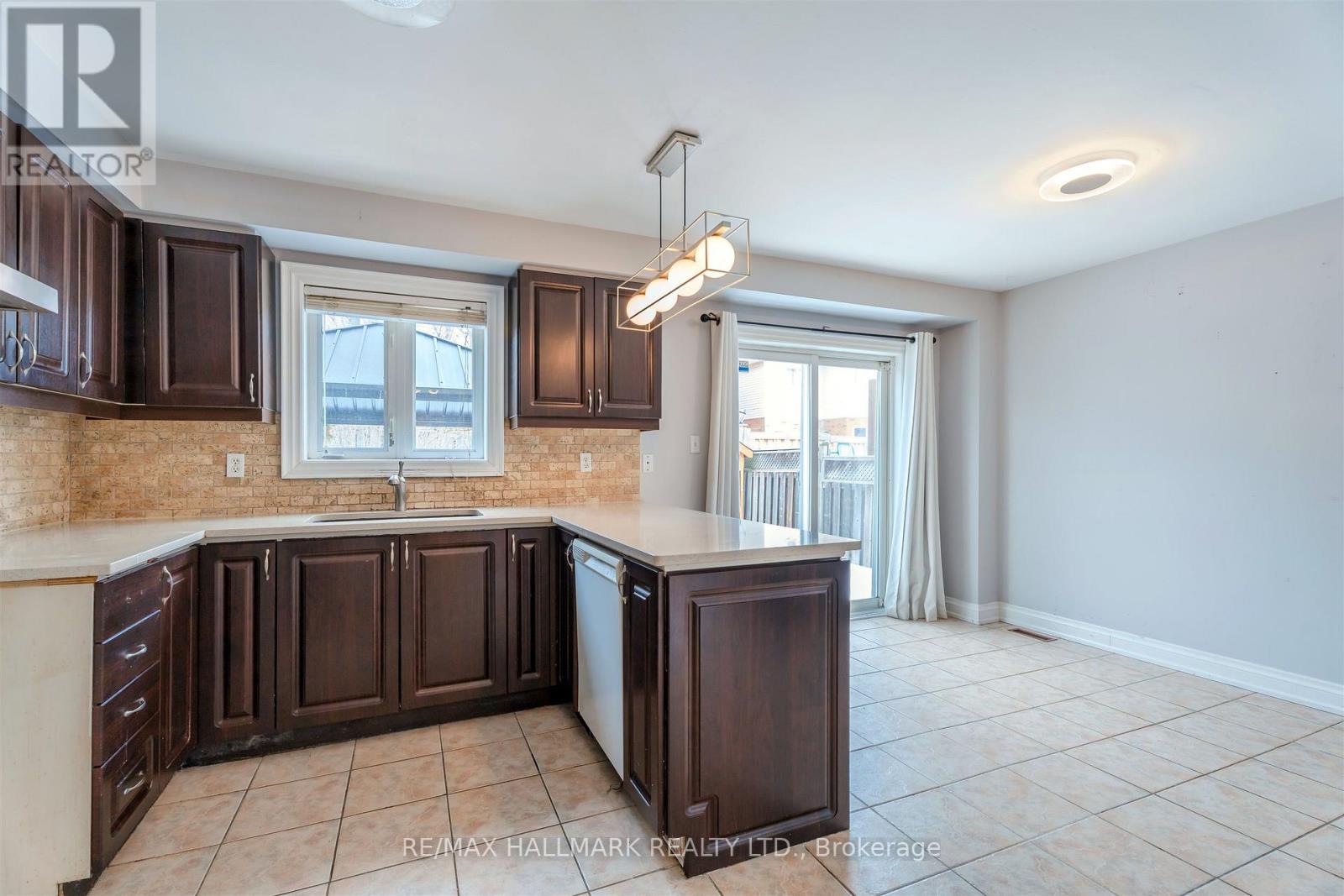 241 Featherstone Road, Milton, Ontario  L9T 7C3 - Photo 11 - W12794340