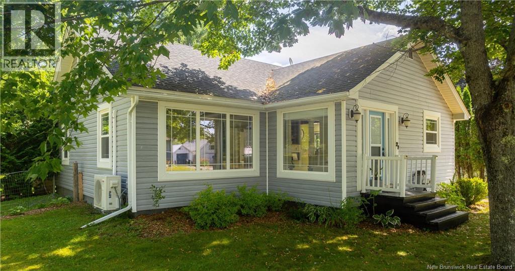 27 Hill Street, St. Stephen, New Brunswick  E3L 1N6 - Photo 1 - NB134174