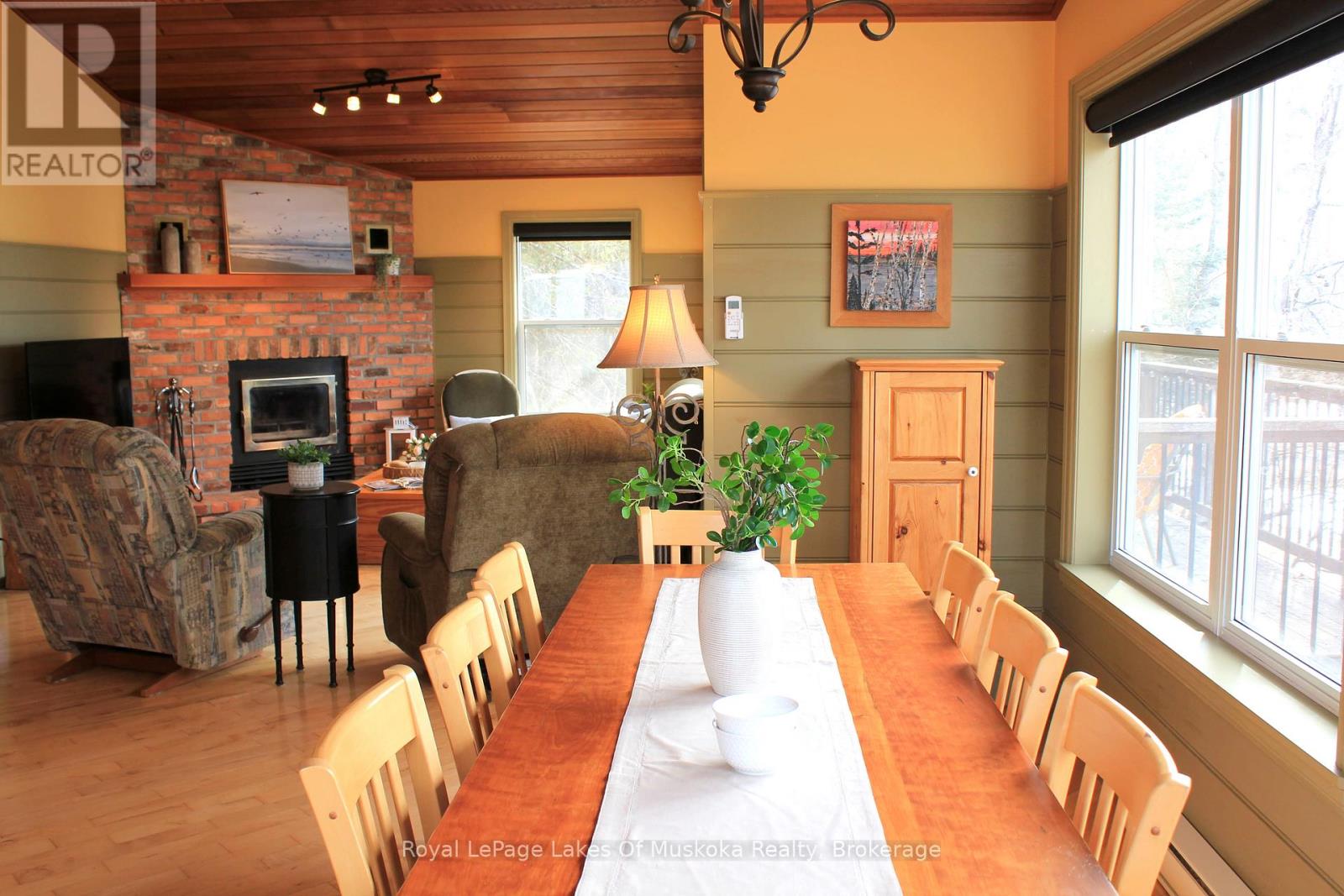 1136 Lakeside Trail, Magnetawan, Ontario  P0A 1P0 - Photo 12 - X12821834