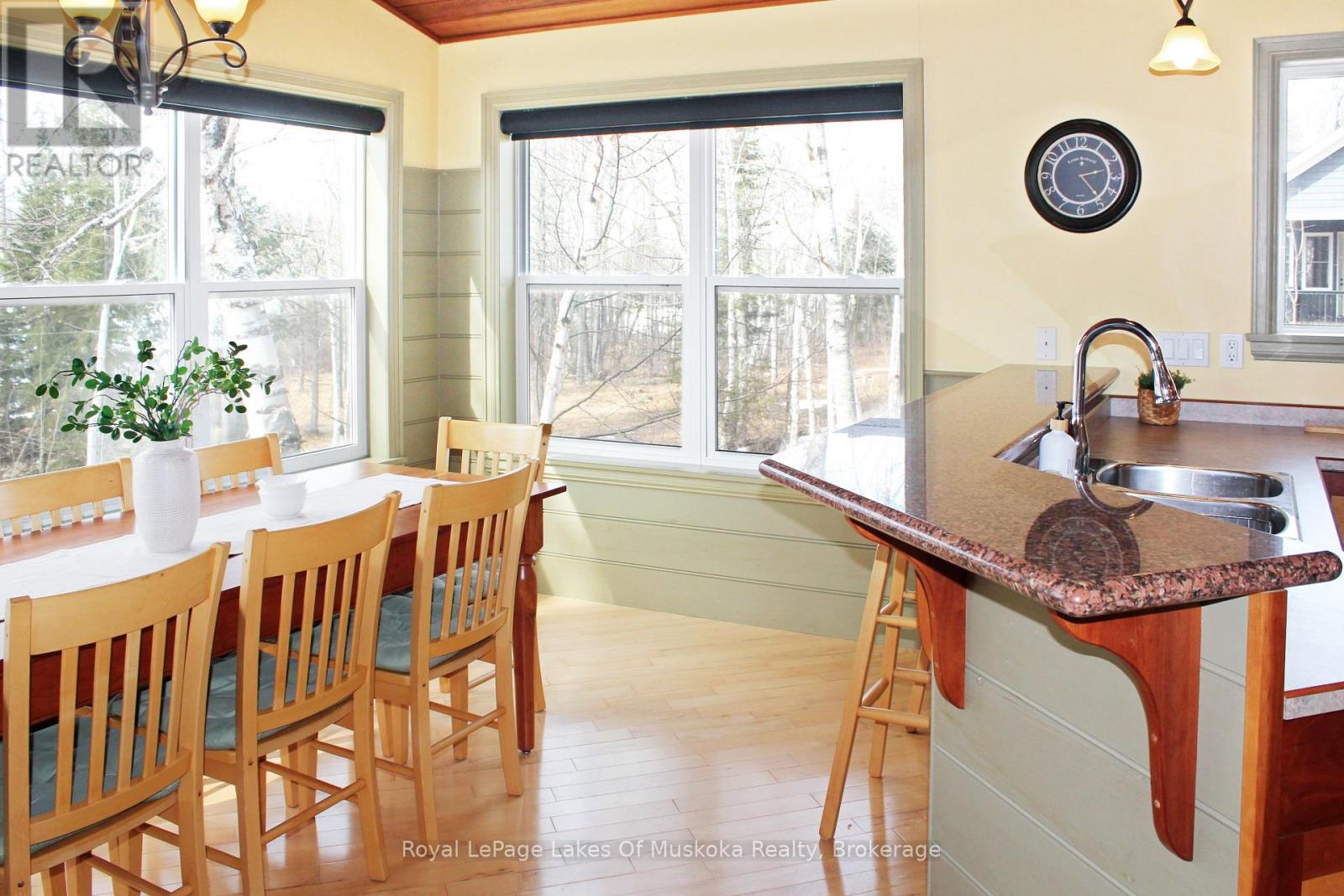 1136 Lakeside Trail, Magnetawan, Ontario  P0A 1P0 - Photo 9 - X12821834