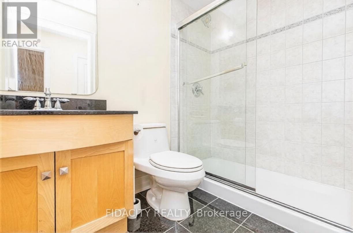 608 - 320 Mcleod Street, Ottawa, Ontario  K2P 1A3 - Photo 11 - X12821792