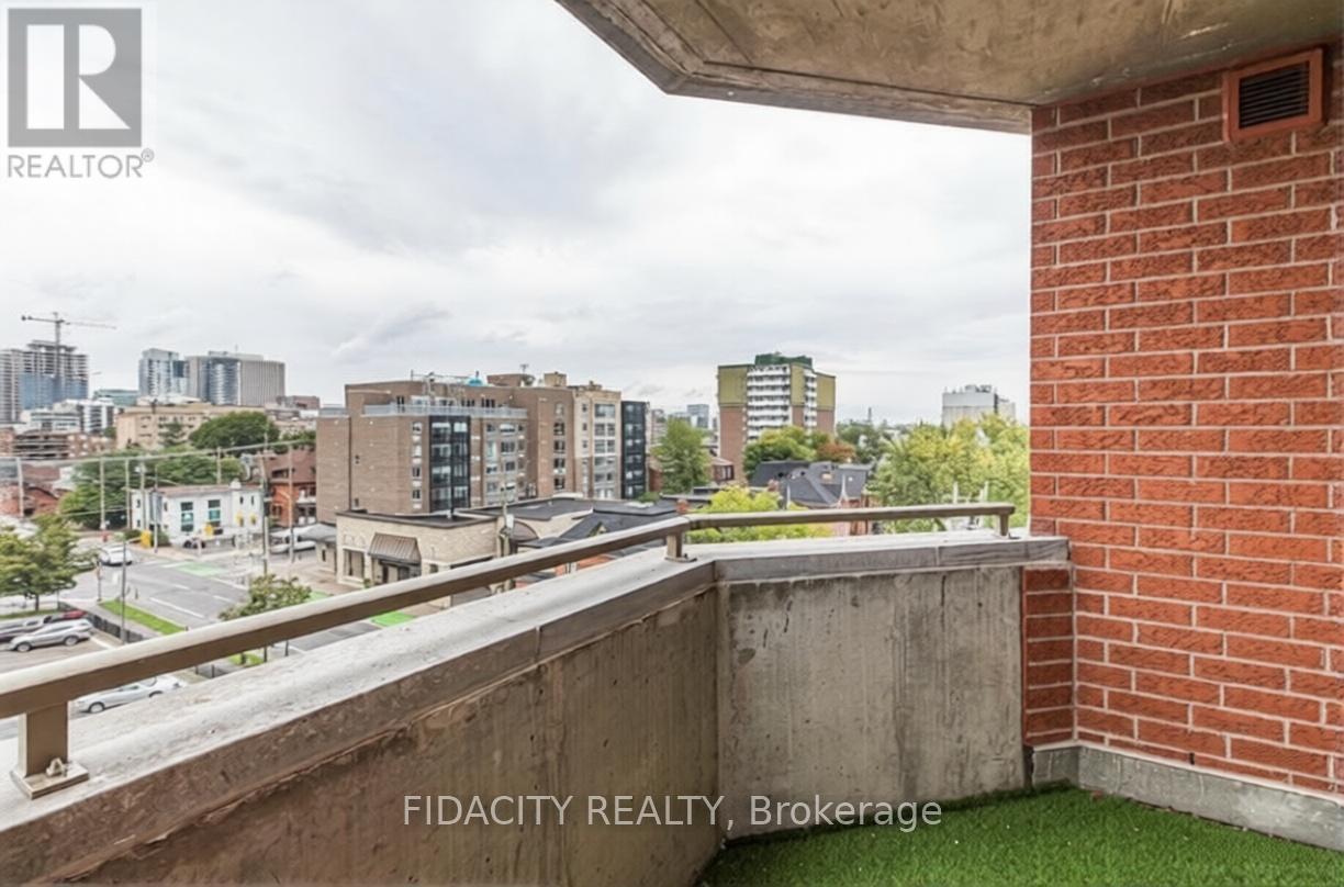 608 - 320 Mcleod Street, Ottawa, Ontario  K2P 1A3 - Photo 12 - X12821792