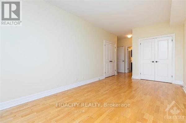 608 - 320 Mcleod Street, Ottawa, Ontario  K2P 1A3 - Photo 8 - X12821792