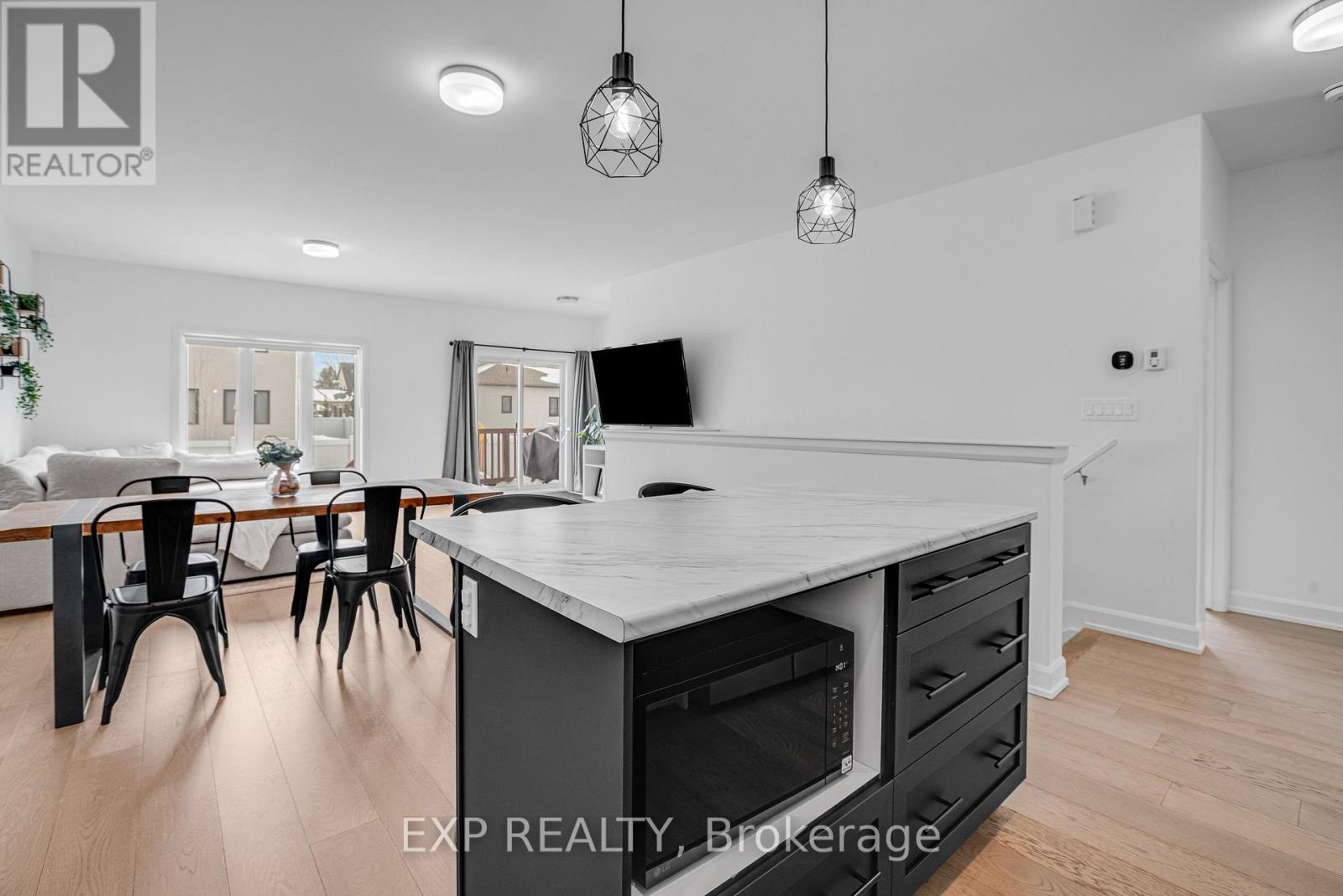 441 Arora Crescent, North Dundas, Ontario  K0C 2K0 - Photo 10 - X12821892