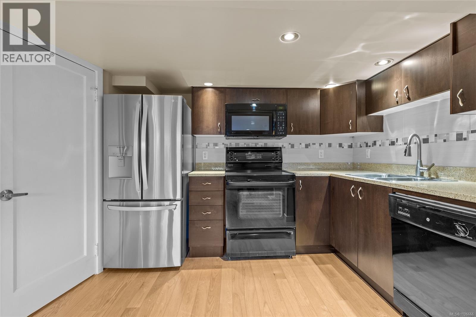 196 Homer Rd, Saanich, British Columbia  V8Z 1V6 - Photo 43 - 1026666