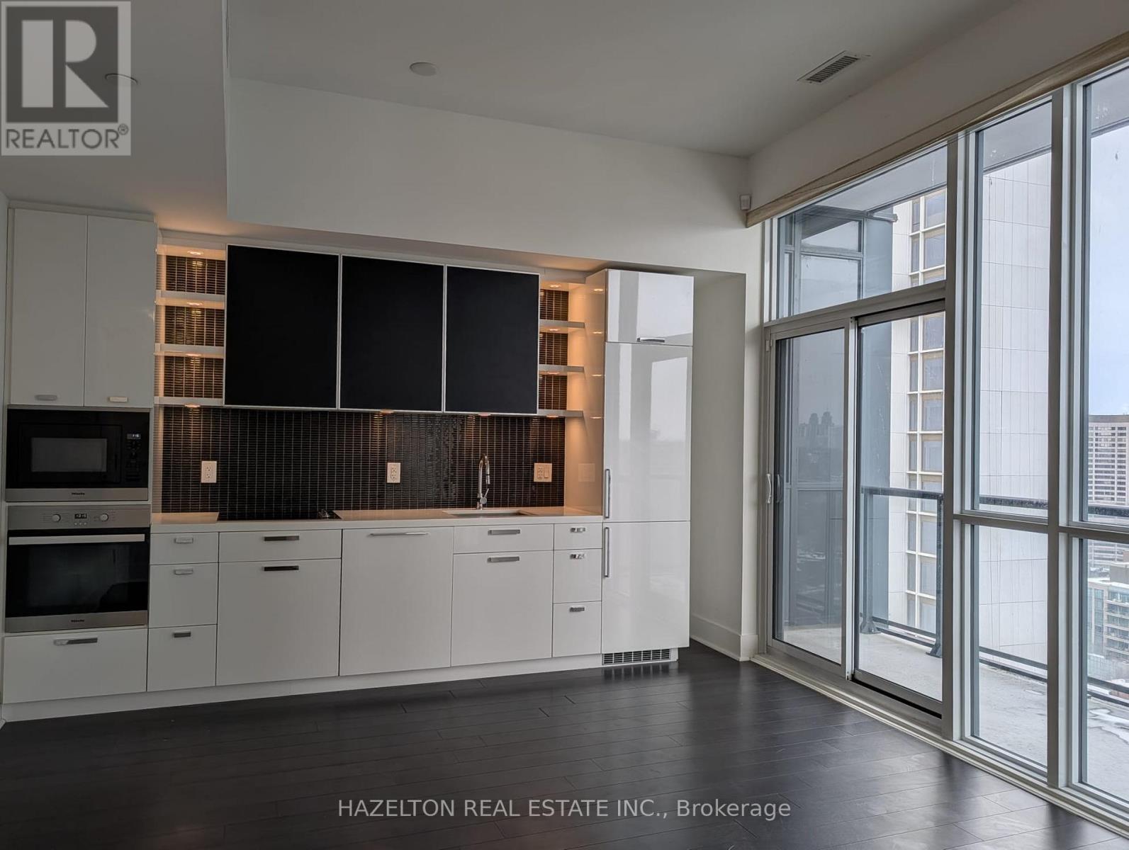 2201 - 32 Davenport Road, Toronto (Annex), Ontario  M5R 1H3 - Photo 10 - C12821782