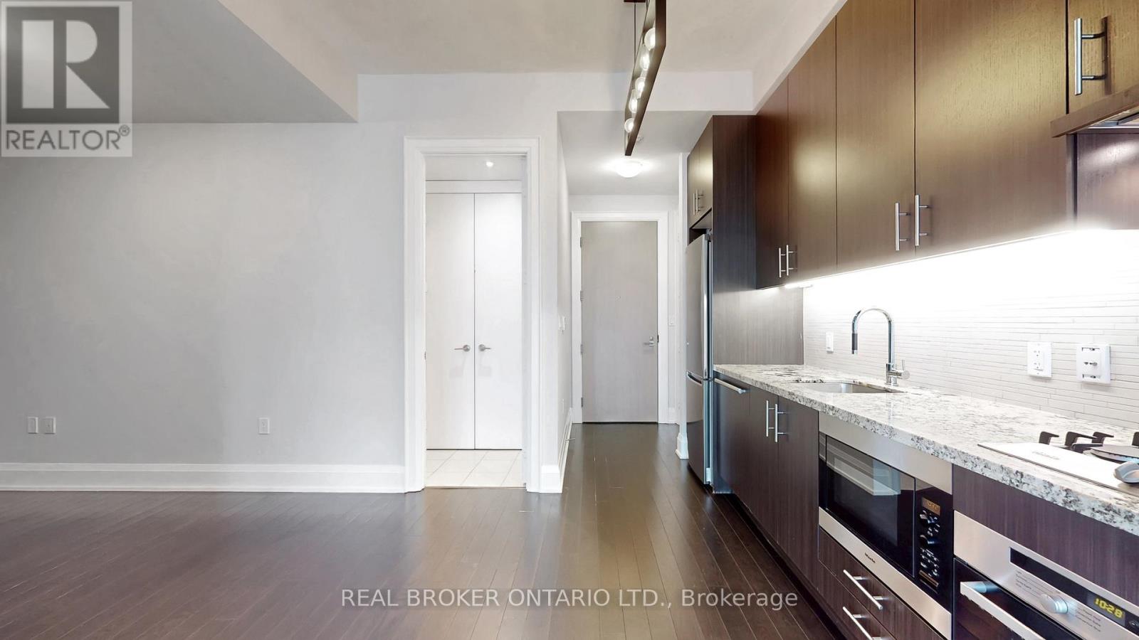 801 - 39 Queens Quay E, Toronto, Ontario  M5E 0A5 - Photo 18 - C12821888