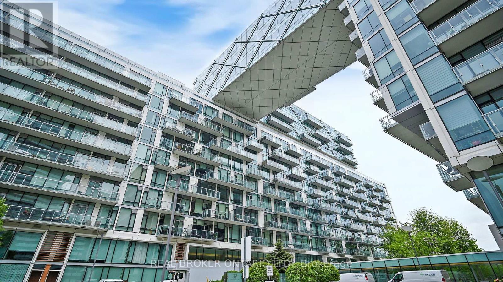 801 - 39 Queens Quay E, Toronto, Ontario  M5E 0A5 - Photo 2 - C12821888