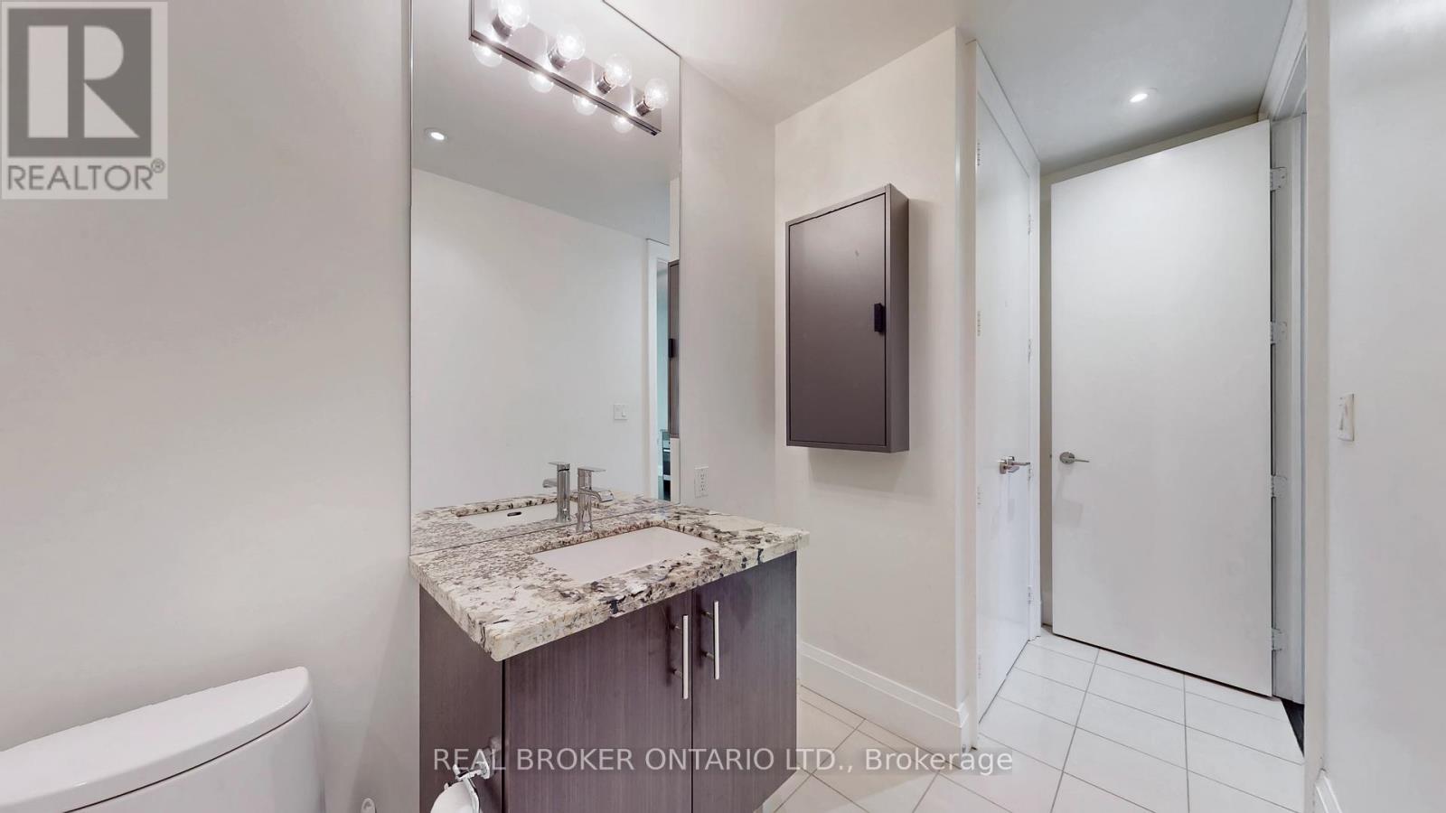 801 - 39 Queens Quay E, Toronto, Ontario  M5E 0A5 - Photo 32 - C12821888