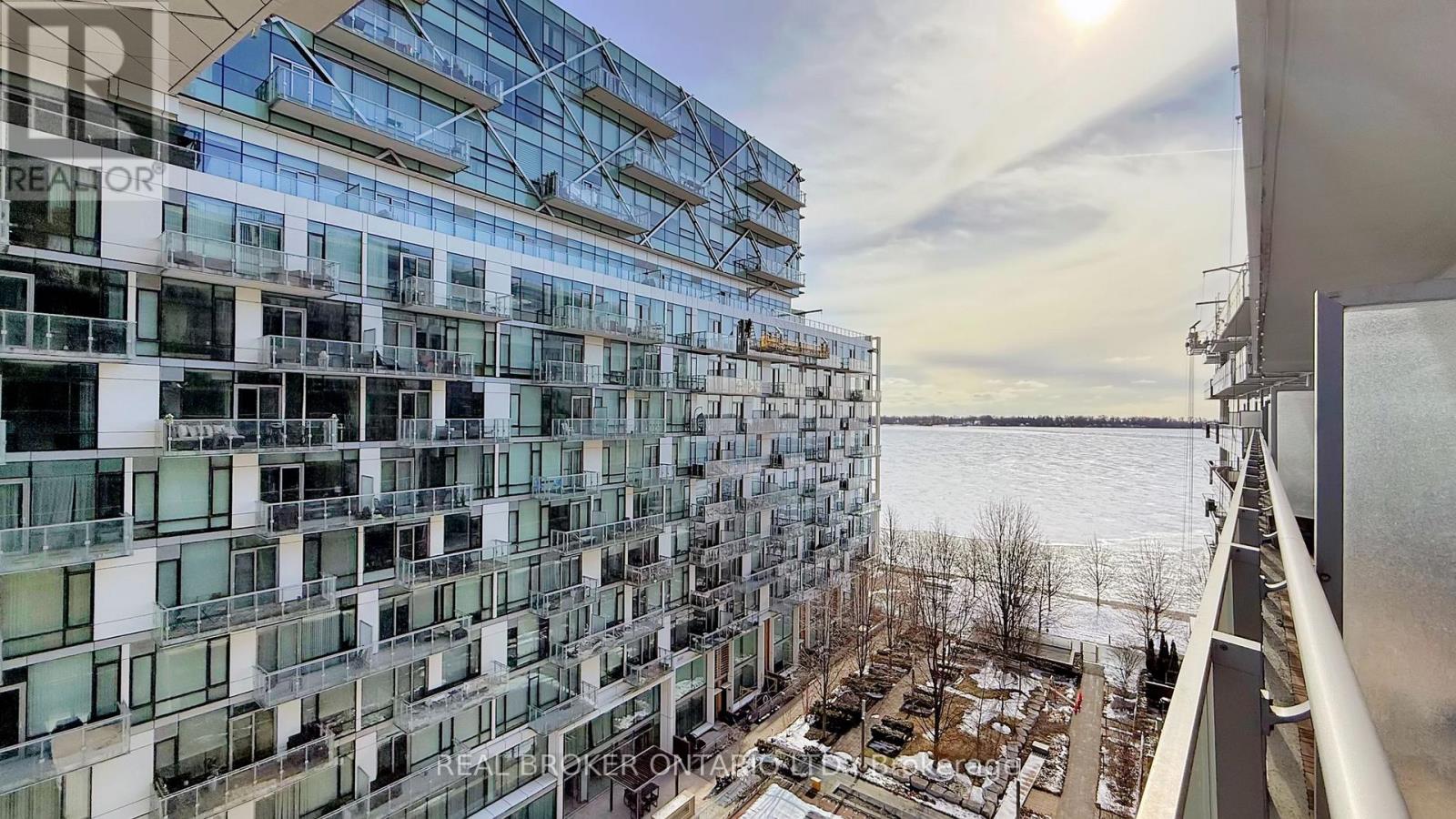 801 - 39 Queens Quay E, Toronto, Ontario  M5E 0A5 - Photo 38 - C12821888