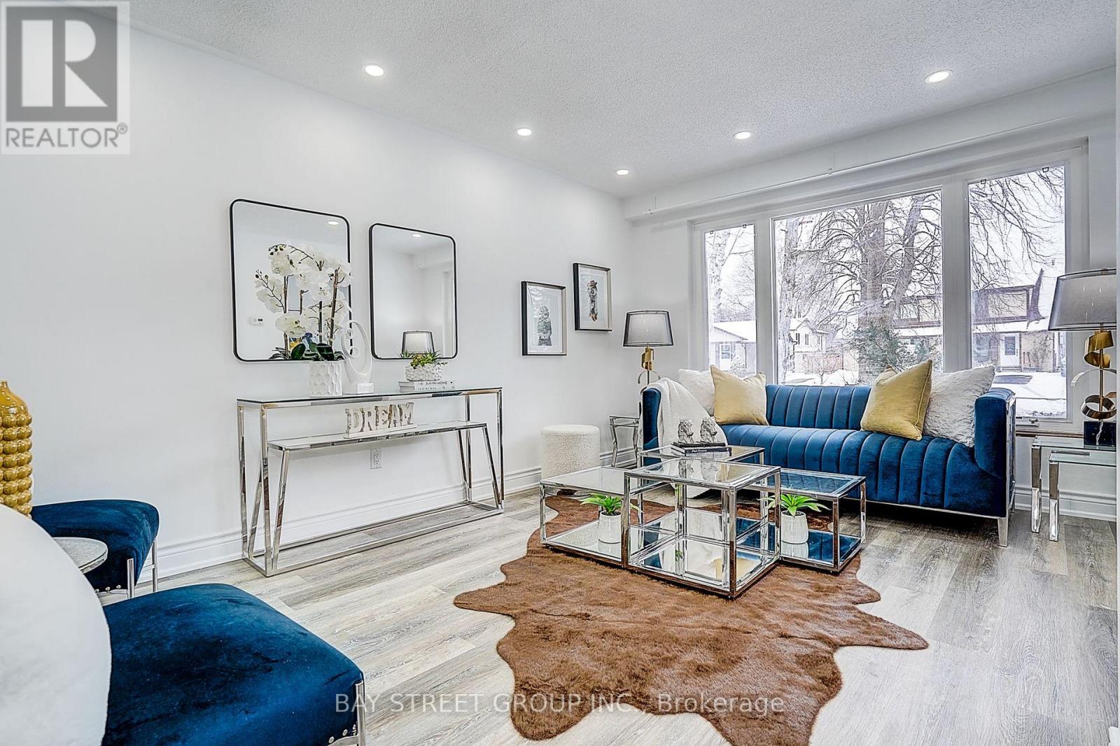 224 Hollyberry Trail, Toronto, Ontario  M2H 2P4 - Photo 8 - C12821896