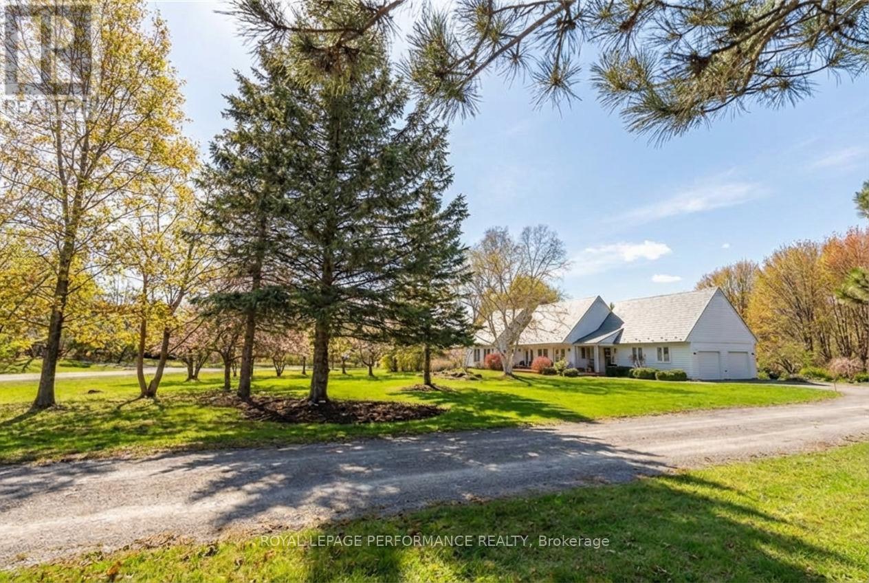 18537 Stonehouse Point Road, South Glengarry, Ontario  K6H 5R5 - Photo 2 - X12821848