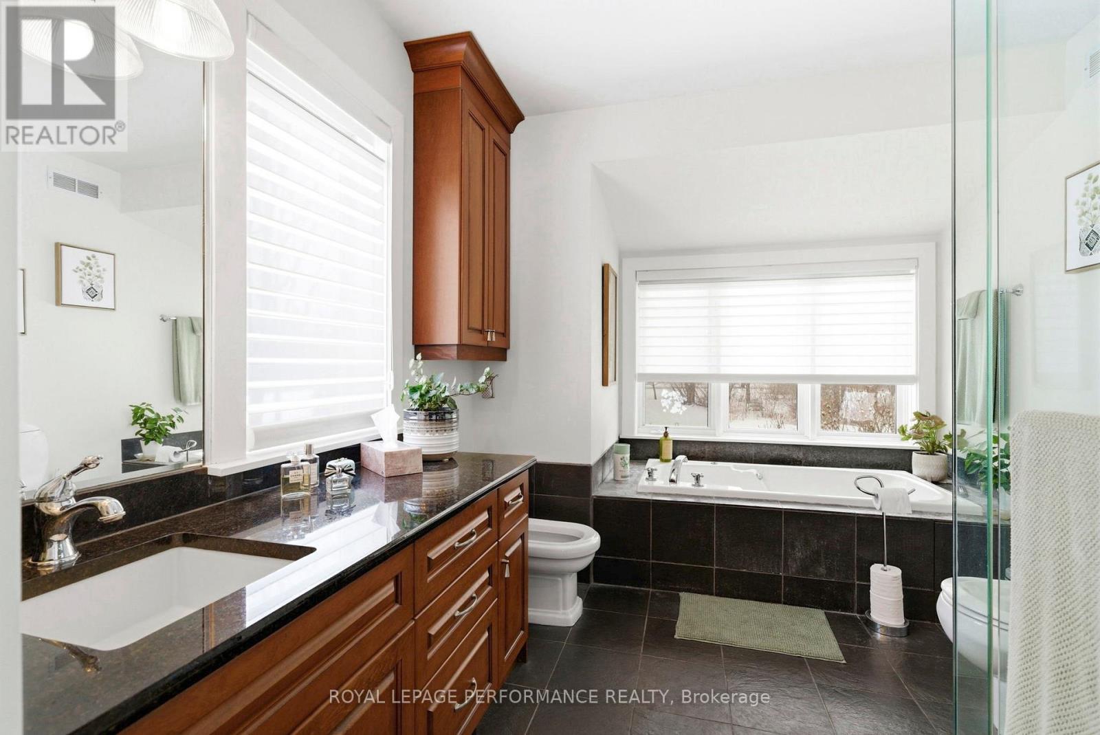 18537 Stonehouse Point Road, South Glengarry, Ontario  K6H 5R5 - Photo 25 - X12821848