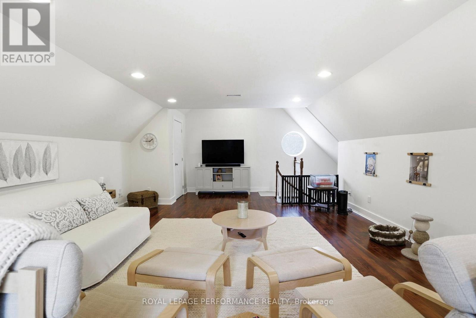 18537 Stonehouse Point Road, South Glengarry, Ontario  K6H 5R5 - Photo 34 - X12821848