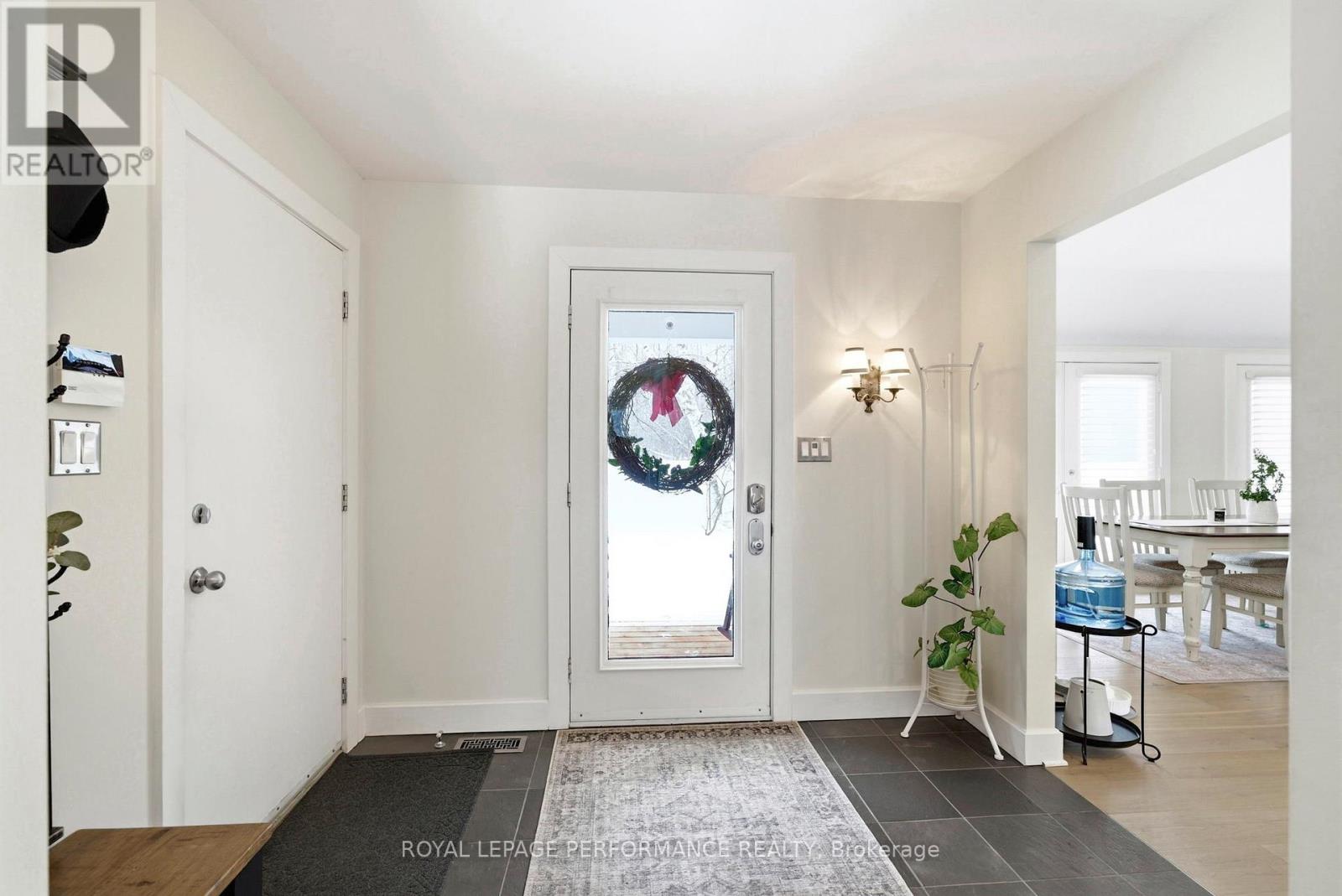 18537 Stonehouse Point Road, South Glengarry, Ontario  K6H 5R5 - Photo 5 - X12821848